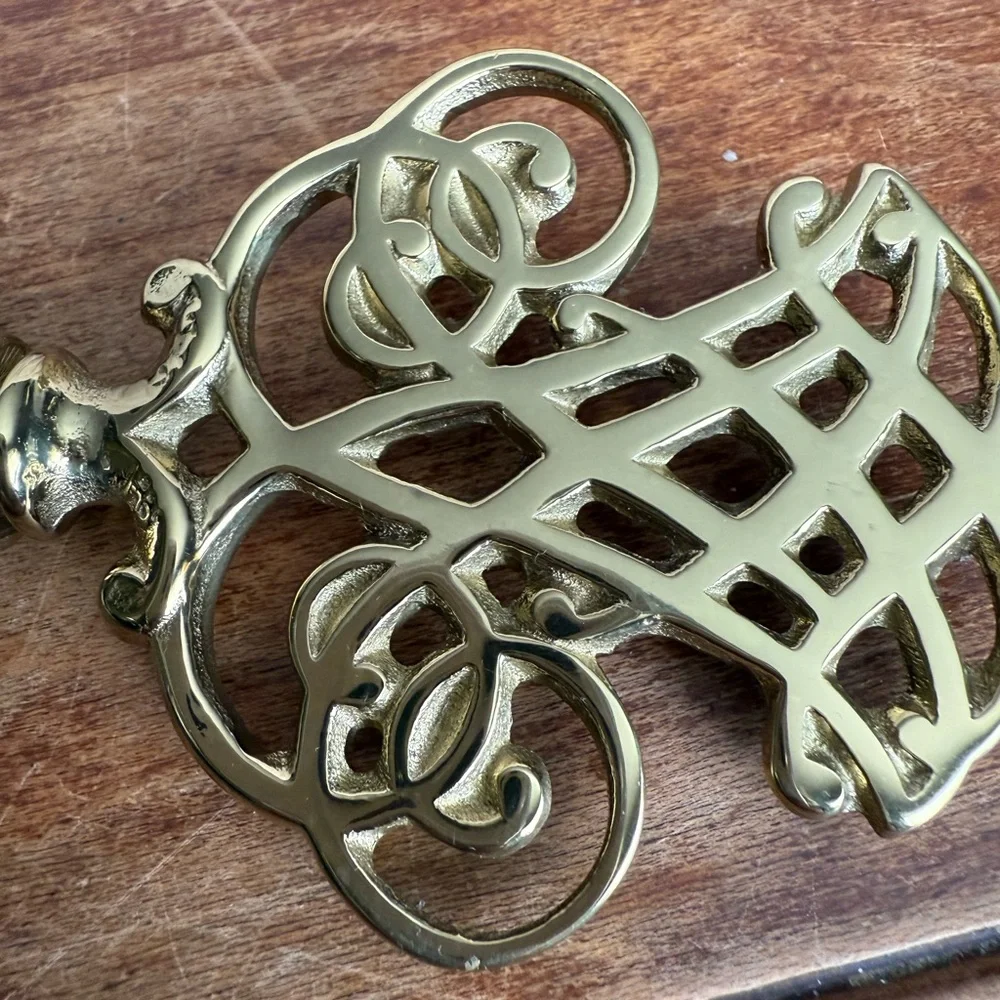 Decorative Virginia Metal Crafter Brass Key Paper Weight - Picture 5 of 9